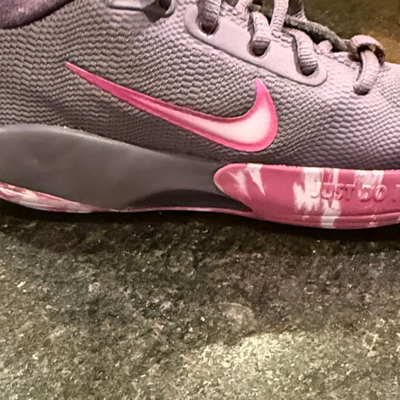 Nike Kids' Grade School IsoFly Basketball Shoes - in Raisin - Picture 4 of 9